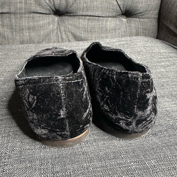 Lucky Brand Women's Black crushed Velvet Loafers. Women’s 6 - Picture 3 of 5